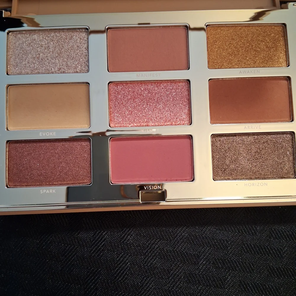 Radiant Glow Shimmer Future's So Bright Eyeshadow Palette by COMPLEX CULTURE